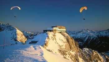 Paragleiten jenseits von 3000 Meter am Dachstein | © Herbert Raffalt